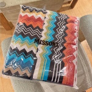 Missoni Giacomo hand towel and bath towel set